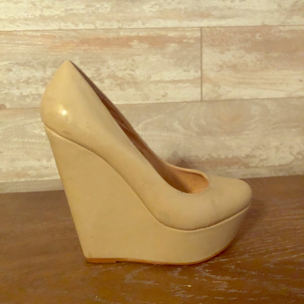 Wedge heels